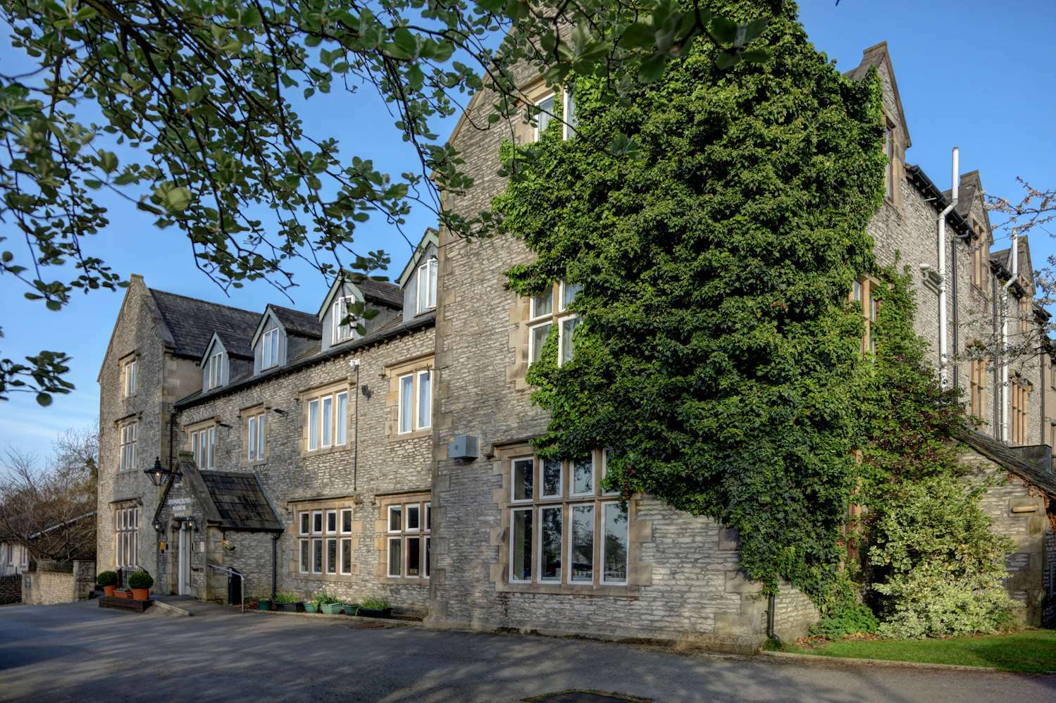 Stonecross Manor Hotel Kendal Eksteriør bilde